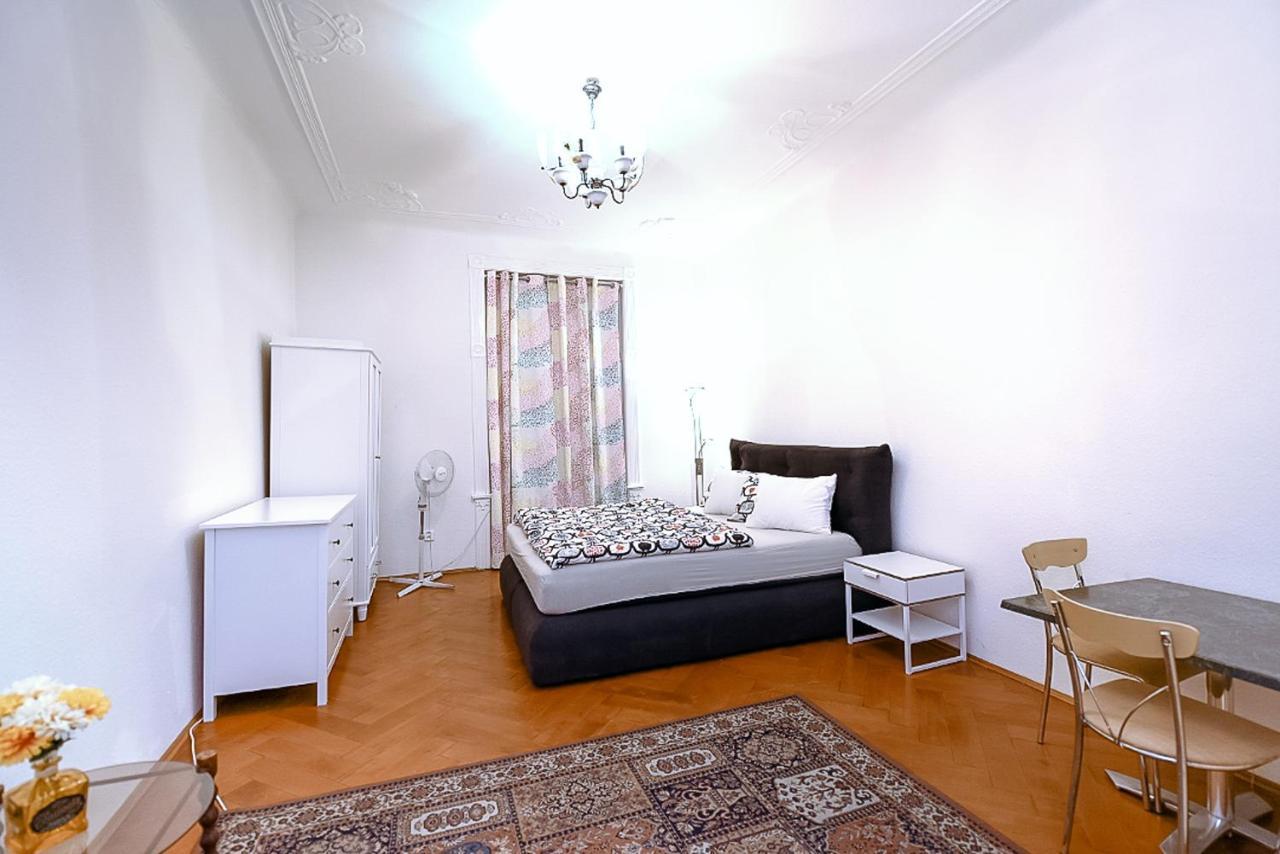 Apartments Vezenska Prague Luaran gambar