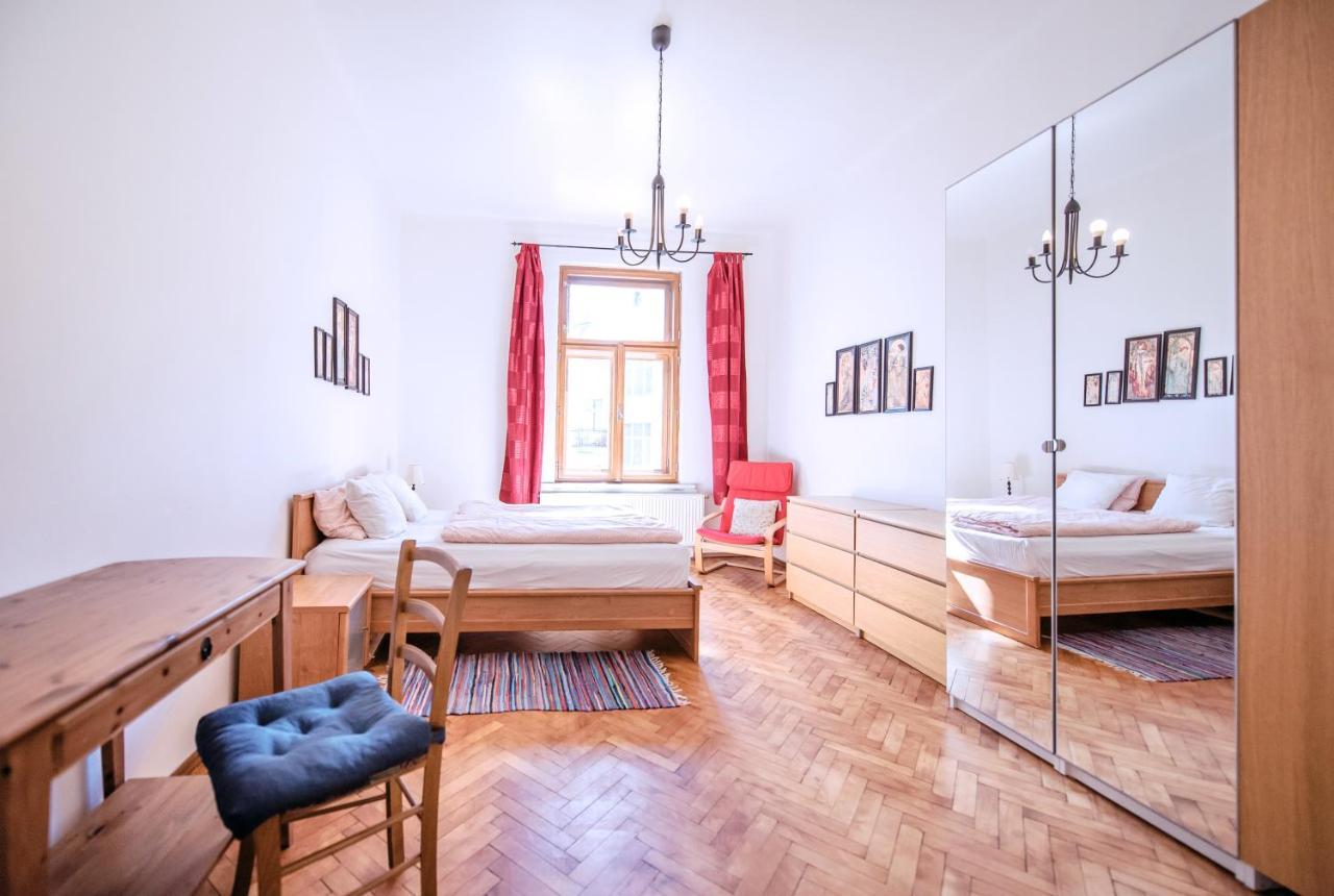 Apartments Vezenska Prague Luaran gambar
