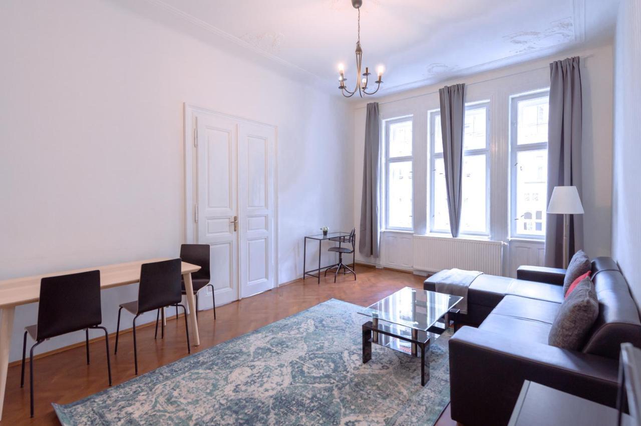 Apartments Vezenska Prague Luaran gambar