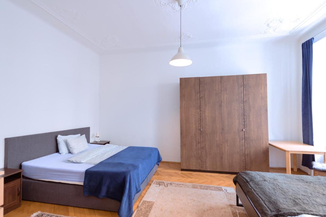 Apartments Vezenska Prague Luaran gambar