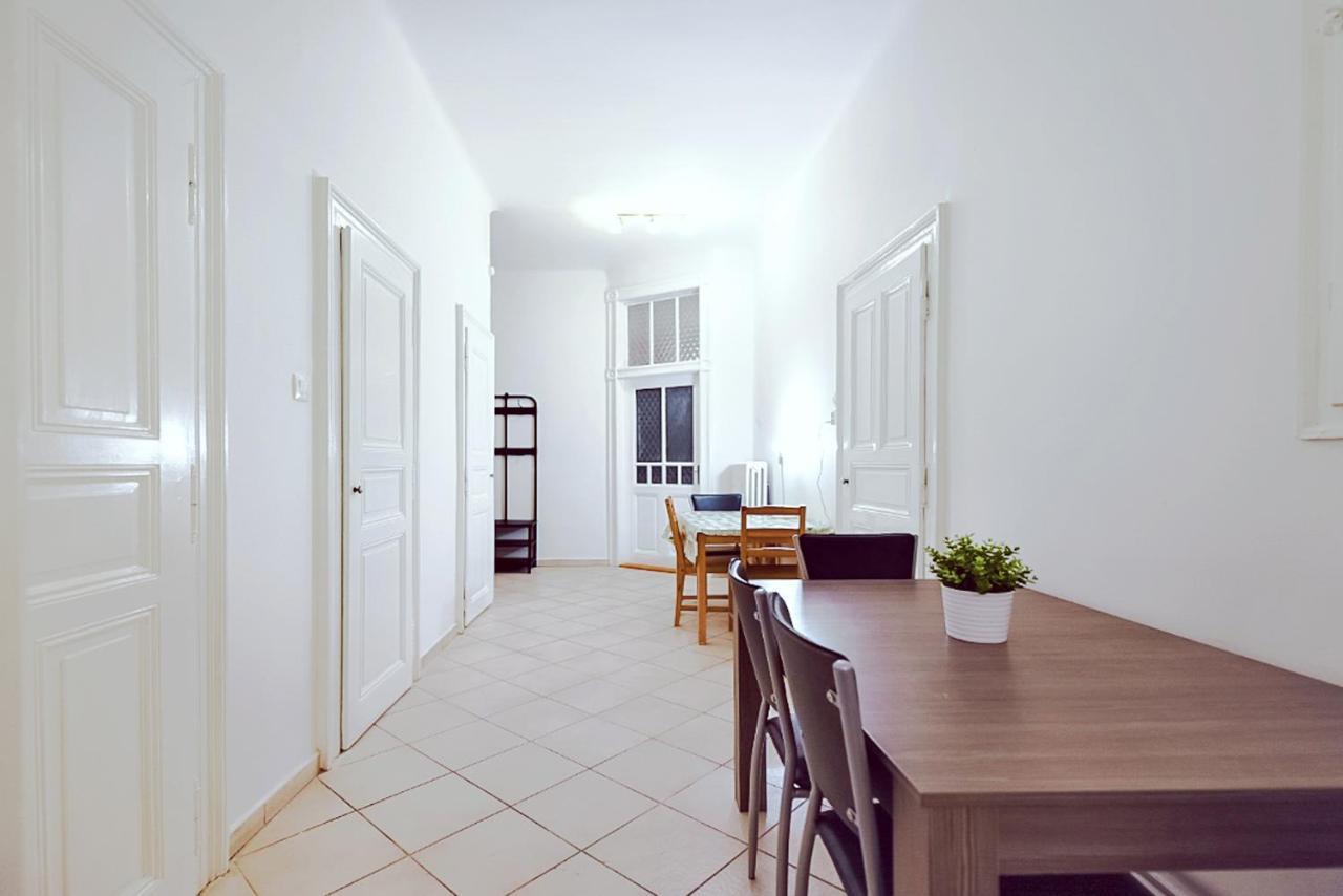 Apartments Vezenska Prague Luaran gambar