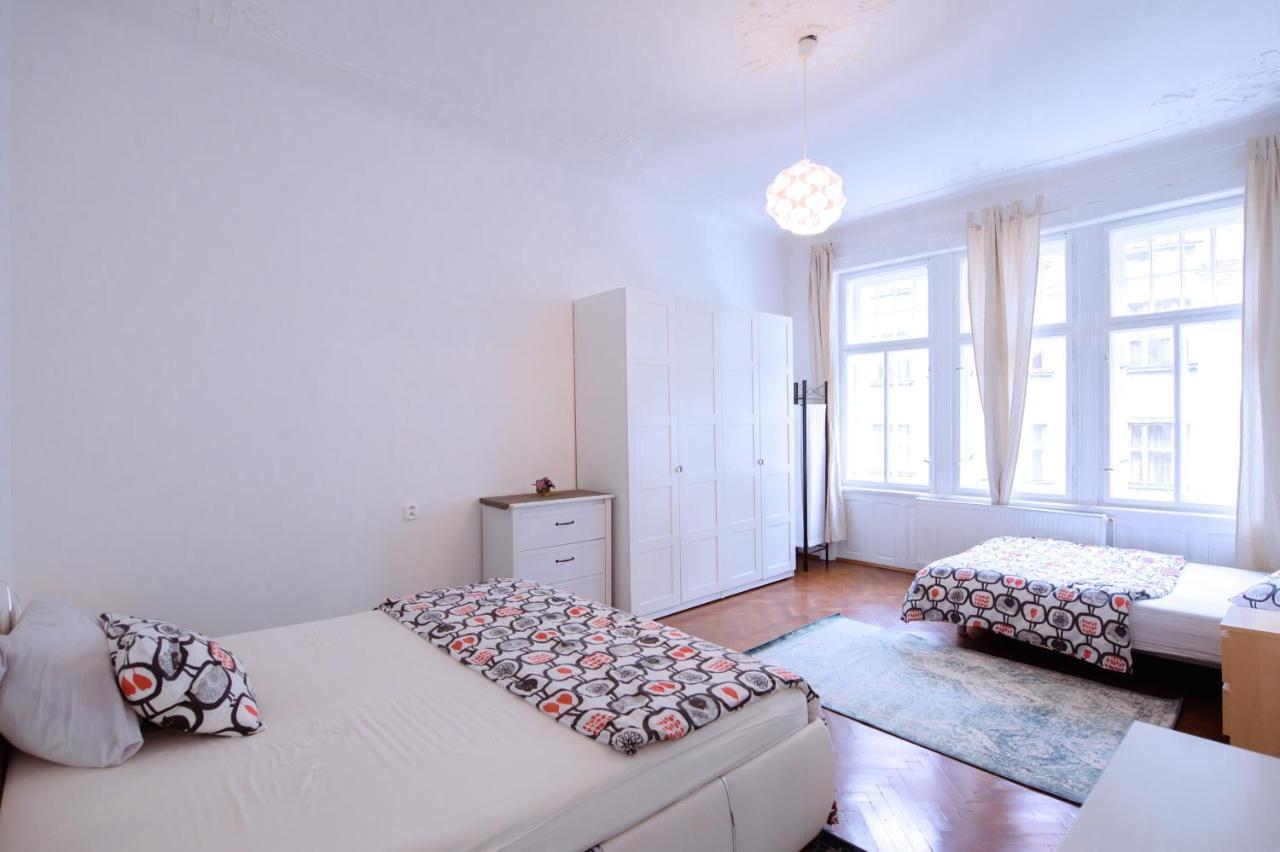 Apartments Vezenska Prague Luaran gambar