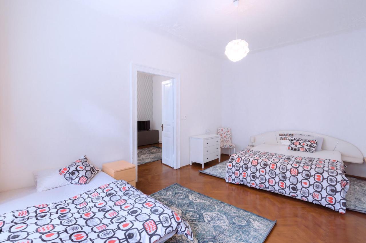 Apartments Vezenska Prague Luaran gambar