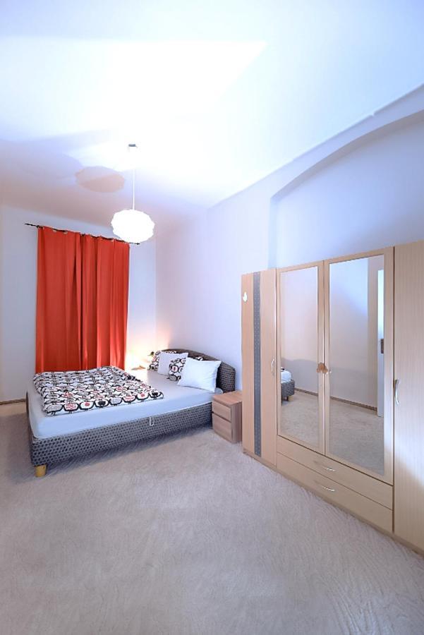 Apartments Vezenska Prague Luaran gambar