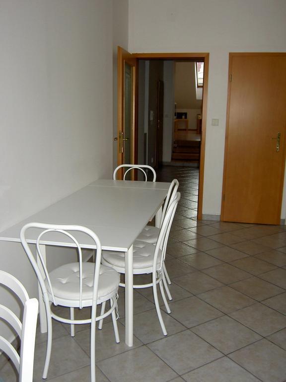 Apartments Vezenska Prague Bilik gambar