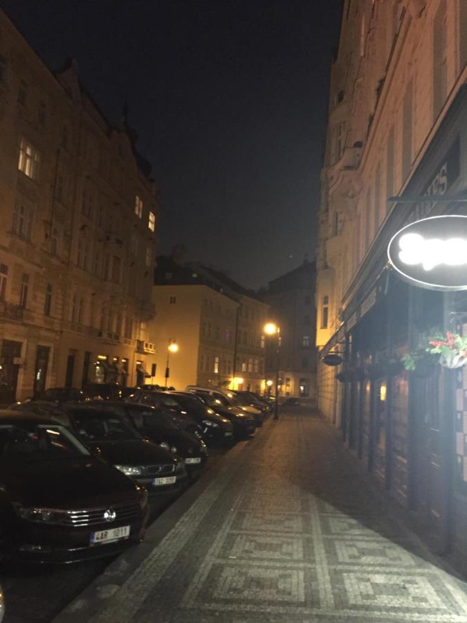 Apartments Vezenska Prague Luaran gambar