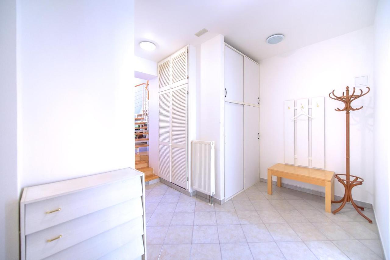 Apartments Vezenska Prague Luaran gambar