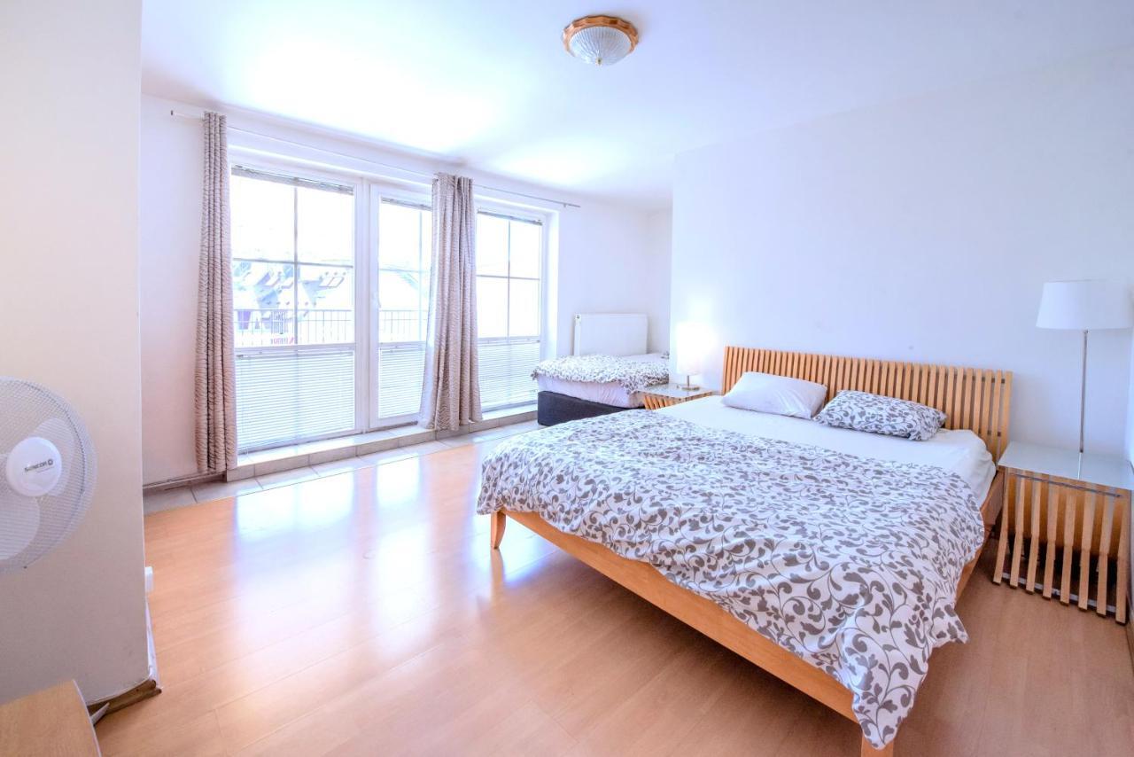 Apartments Vezenska Prague Luaran gambar